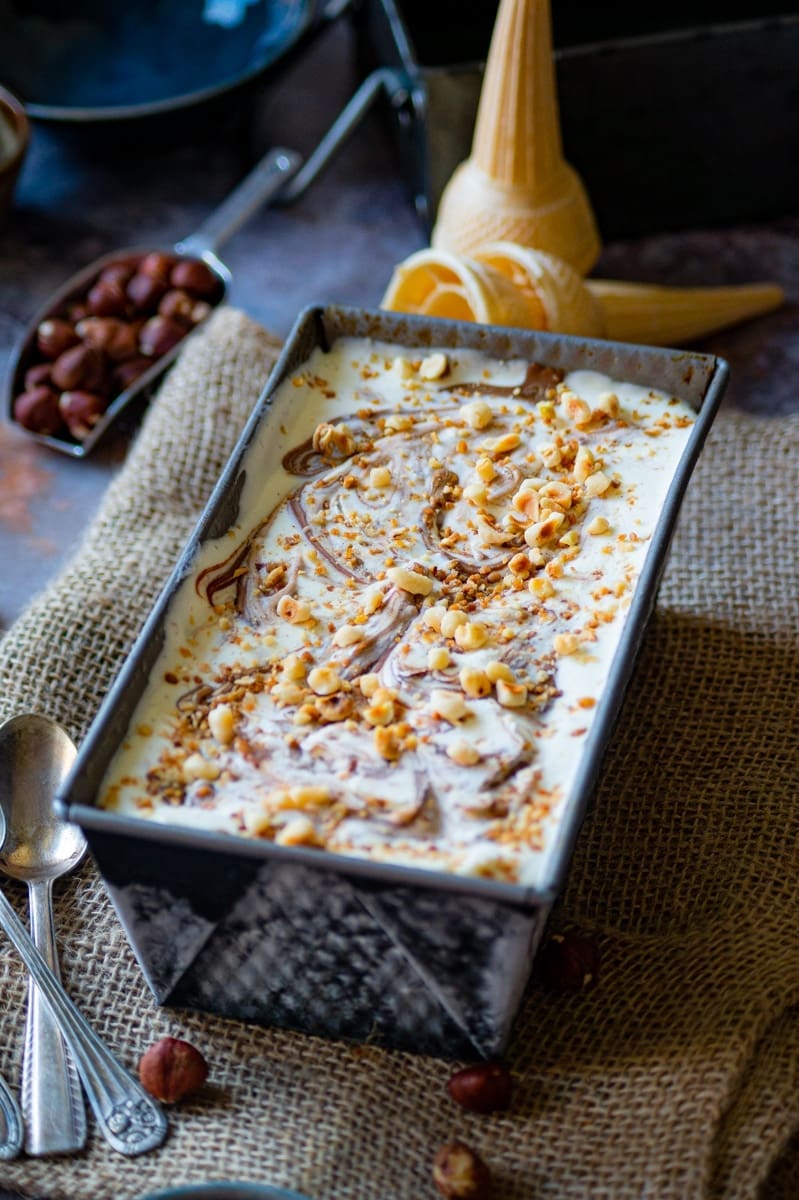 découvrez une recette maison économique pour préparer une délicieuse glace à la vanille facilement et avec peu d'ingrédients.