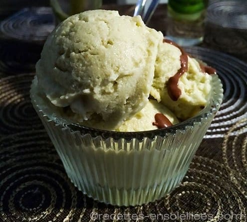 découvrez nos recettes faciles de crème glacée keto, parfaites pour sorbetière, pour savourer des desserts gourmands et faibles en glucides chez vous.