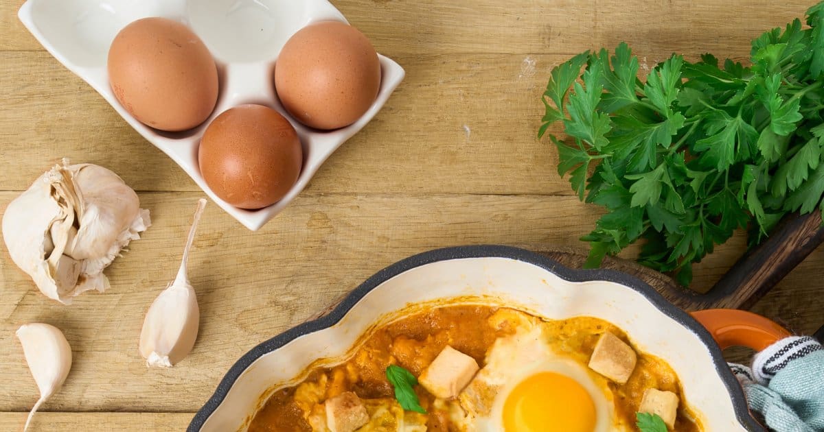 découvrez notre recette express de chakchouka au curry, un plat savoureux et rapide à préparer qui éveillera vos papilles avec ses épices exotiques.
