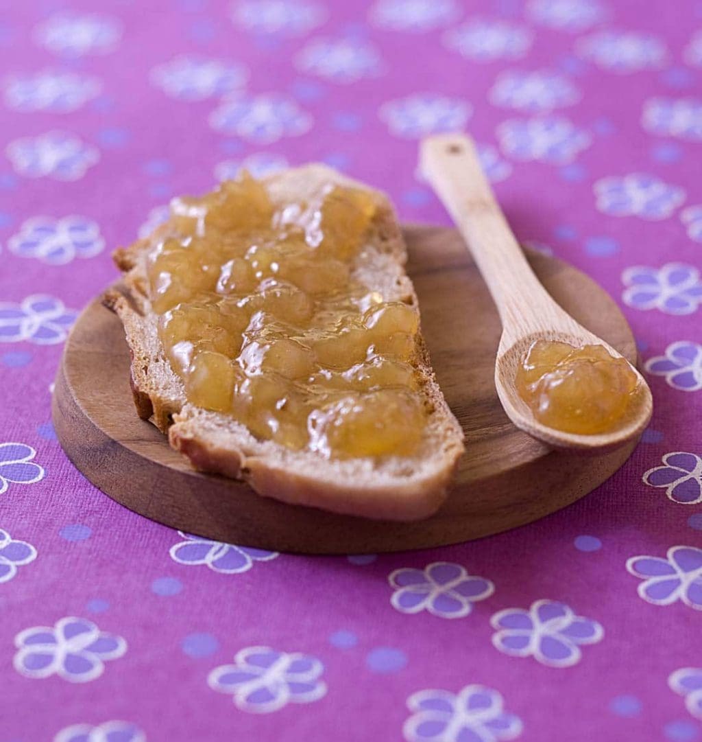 découvrez notre recette d'embeurré onctueux de poireaux à la bergamote, une harmonie parfaite entre la douceur des poireaux et la fraîcheur parfumée de la bergamote.
