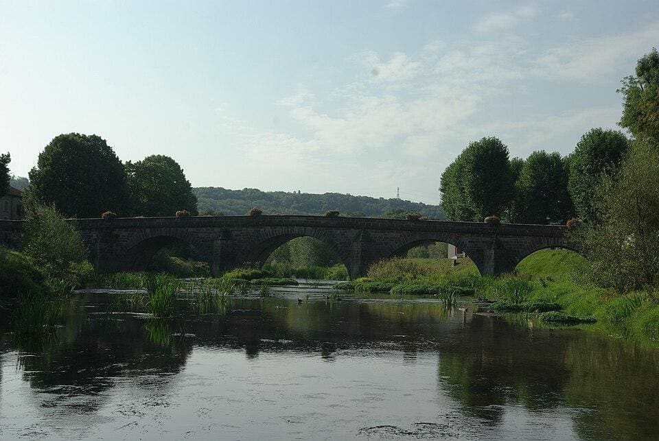découvrez l'histoire fascinante du pont saint vincent, un monument emblématique riche en patrimoine et en anecdotes.
