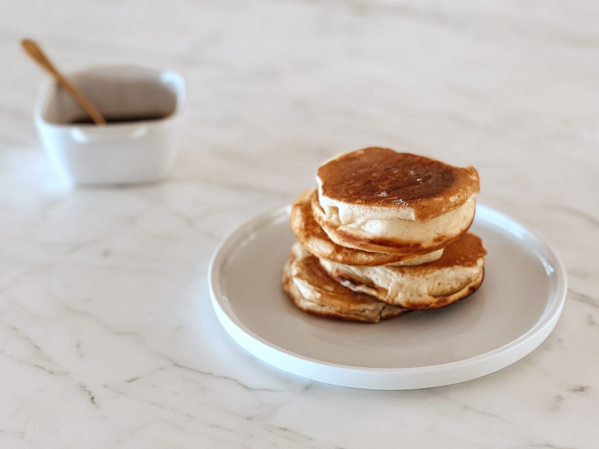 découvrez la recette des pancakes moelleux de jean-françois piège, pour un petit-déjeuner gourmand et facile à réaliser chez vous.