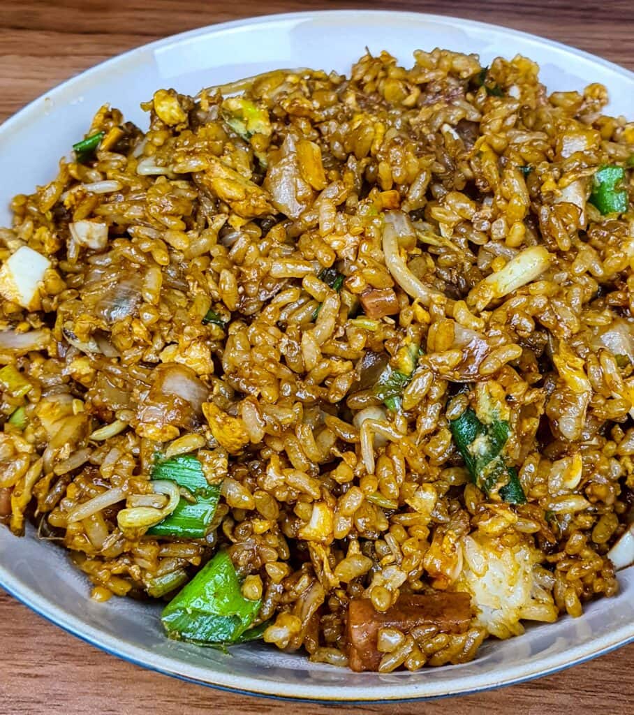 découvrez la recette simple du riz interdit, une spécialité chinoise authentique, riche en saveurs et facile à préparer chez vous.