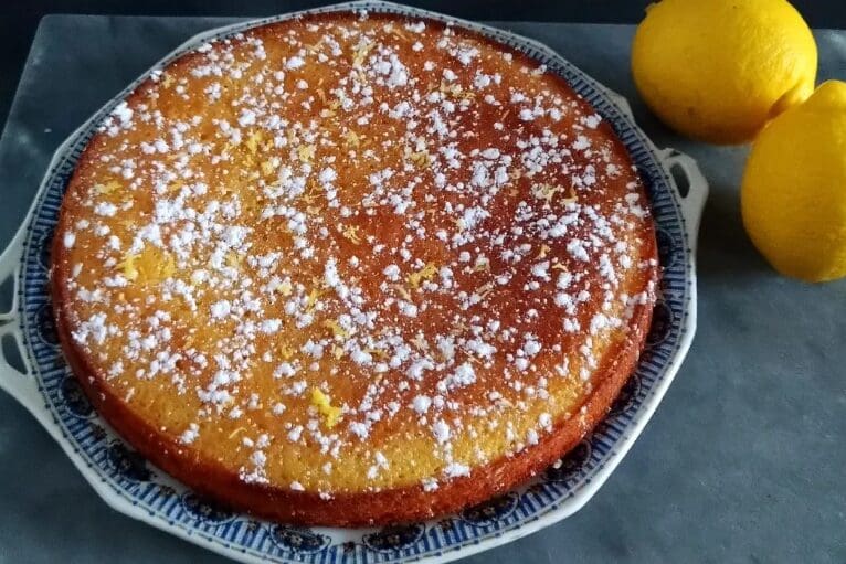 découvrez la recette facile et gourmande du gâteau yaourt brebis citron mangue de cyril lignac, un dessert frais et savoureux à réaliser rapidement chez vous.